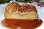 P�ding de manzana, acompa�ado de su mermelada.
