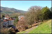 Vista parcial del pueblecito y Balneario de Las Caldas desde la parte m�s alta de los jardines de 10.000 m2 que rodean el Complejo Termal.