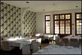 En este bonito y luminoso sal�n de la planta baja del antiguo hotel se ubica el Snack Scanda y hasta las 12 del mediod�a tambi�n sirven el excelente Buf� de desayunos.