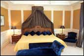 Dormitorio de la suite que comercializan a precios muy razonables. En general es un centro termal muy barato para la calidad que ofrece.